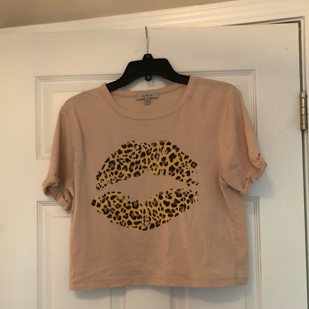 Cropped tan t shirt